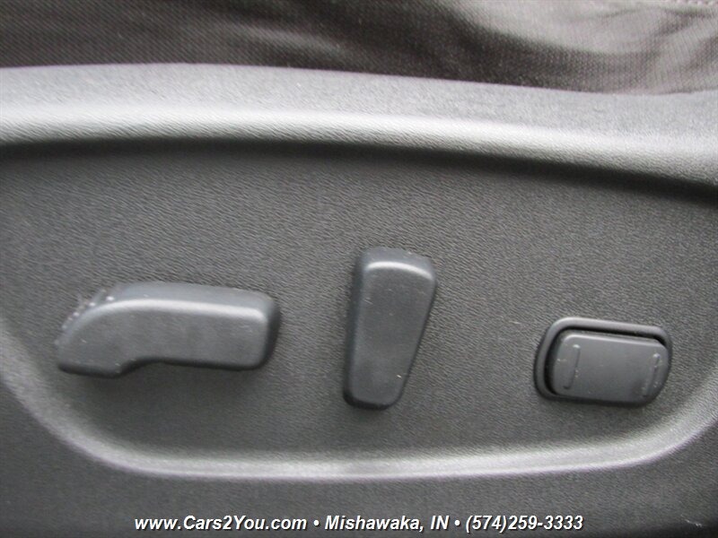 2017 Nissan Rogue Sport SV 4x4 - Photo 13 - Mishawaka, IN 46545