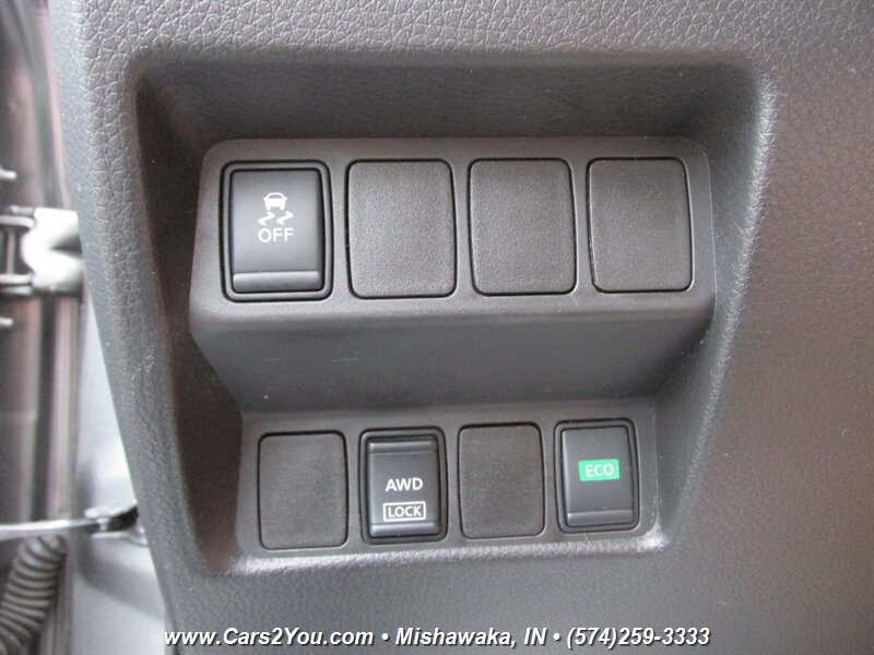 2017 Nissan Rogue Sport SV 4x4 - Photo 28 - Mishawaka, IN 46545