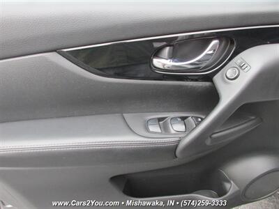 2017 Nissan Rogue Sport SV 4x4 - Photo 10 - Mishawaka, IN 46545
