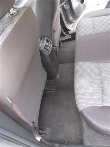 2017 Nissan Rogue Sport SV 4x4 - Photo 15 - Mishawaka, IN 46545