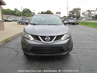 2017 Nissan Rogue Sport SV 4x4 - Photo 2 - Mishawaka, IN 46545