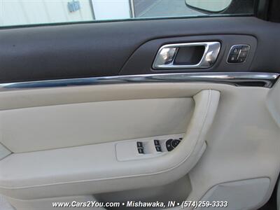 2014 Lincoln MKS AWD   - Photo 9 - Mishawaka, IN 46545