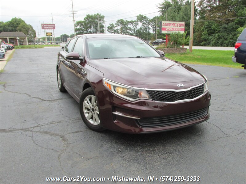 2017 Kia Optima LX   - Photo 1 - Mishawaka, IN 46545