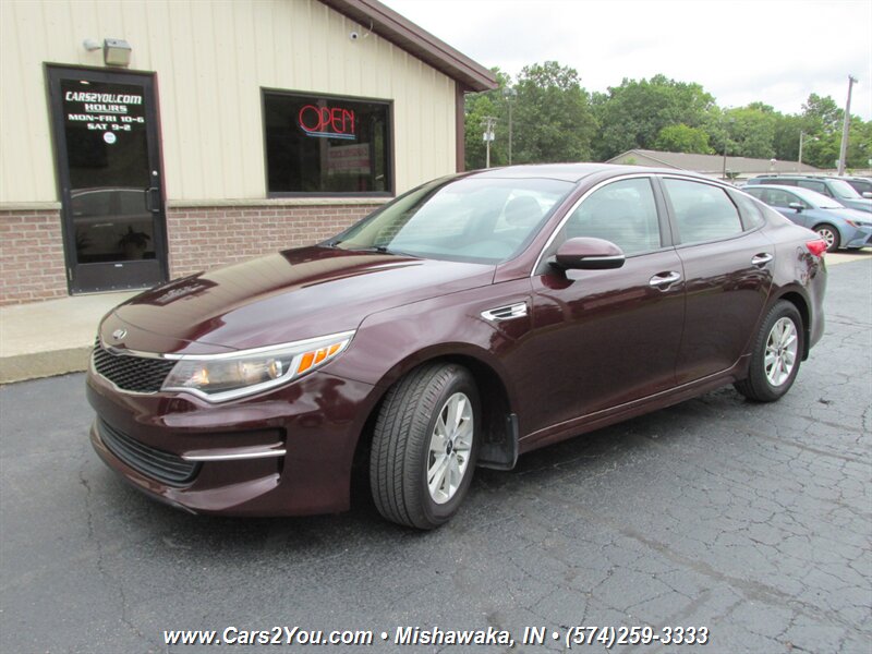 2017 Kia Optima LX - Photo 4 - Mishawaka, IN 46545