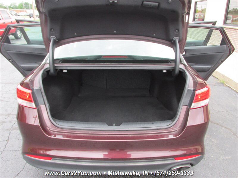 2017 Kia Optima LX - Photo 14 - Mishawaka, IN 46545