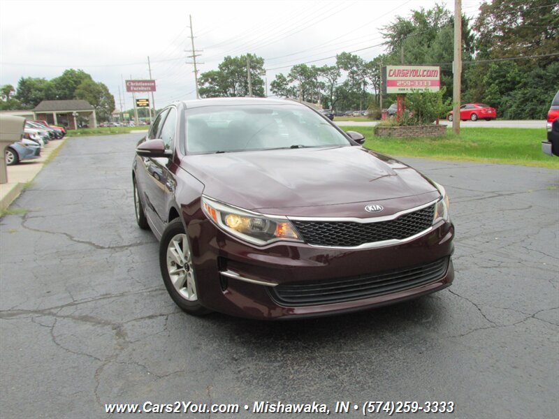 2017 Kia Optima LX - Photo 8 - Mishawaka, IN 46545