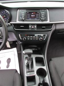 2017 Kia Optima LX - Photo 24 - Mishawaka, IN 46545