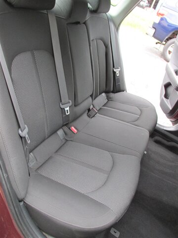2017 Kia Optima LX - Photo 16 - Mishawaka, IN 46545