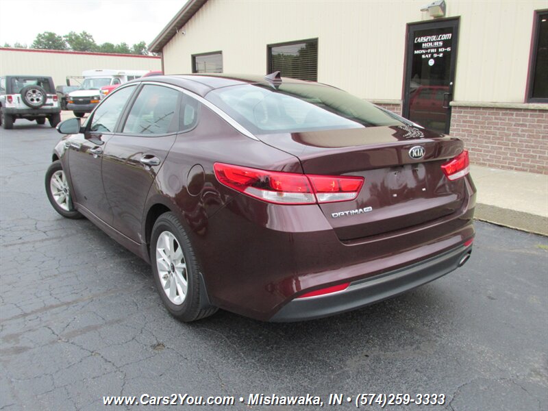 2017 Kia Optima LX - Photo 5 - Mishawaka, IN 46545