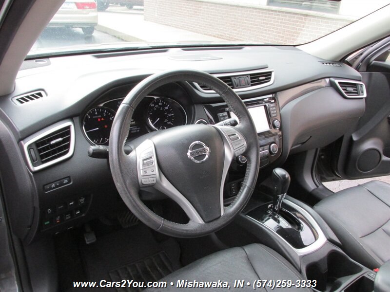 2015 Nissan Rogue SL 4x4 - Photo 12 - Mishawaka, IN 46545