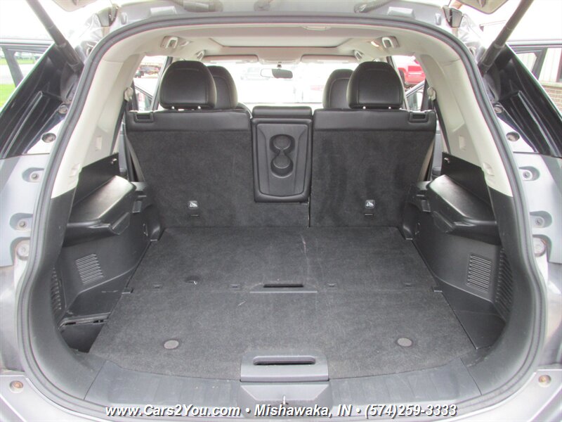 2015 Nissan Rogue SL 4x4 - Photo 17 - Mishawaka, IN 46545
