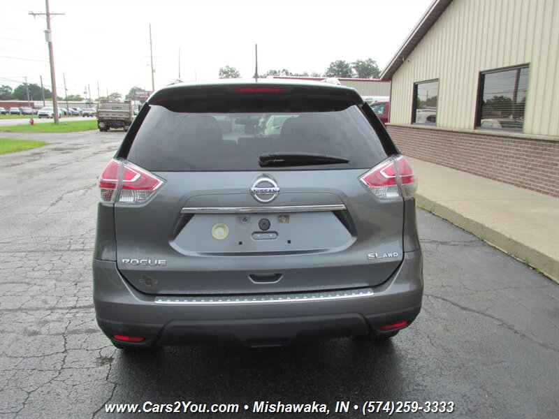 2015 Nissan Rogue SL 4x4 - Photo 5 - Mishawaka, IN 46545