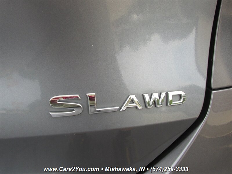 2015 Nissan Rogue SL 4x4 - Photo 8 - Mishawaka, IN 46545