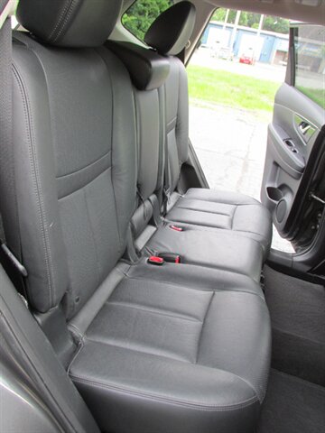 2015 Nissan Rogue SL 4x4 - Photo 18 - Mishawaka, IN 46545