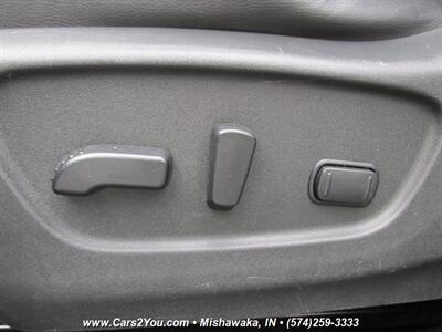 2015 Nissan Rogue SL 4x4 - Photo 14 - Mishawaka, IN 46545