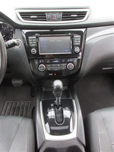 2015 Nissan Rogue SL 4x4 - Photo 27 - Mishawaka, IN 46545