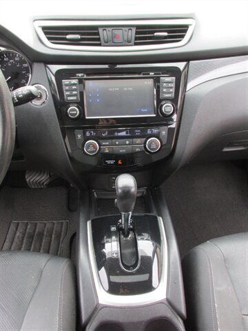 2015 Nissan Rogue SL 4x4 - Photo 27 - Mishawaka, IN 46545