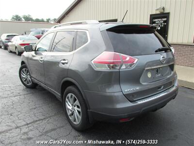 2015 Nissan Rogue SL 4x4 - Photo 4 - Mishawaka, IN 46545