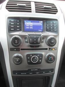 2015 Ford Explorer 4x4   - Photo 22 - Mishawaka, IN 46545