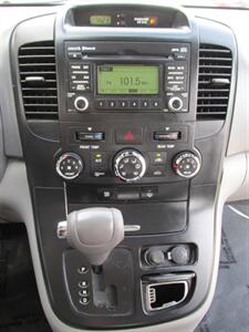 2014 Kia Sedona LX - Photo 24 - Mishawaka, IN 46545
