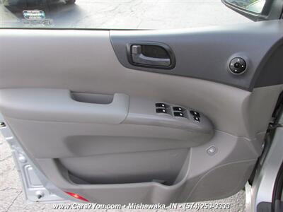2014 Kia Sedona LX - Photo 8 - Mishawaka, IN 46545