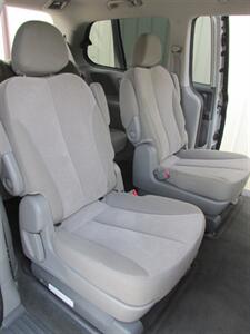 2014 Kia Sedona LX - Photo 17 - Mishawaka, IN 46545