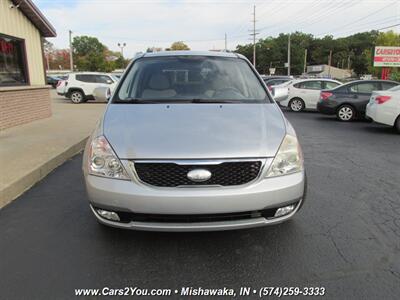 2014 Kia Sedona LX - Photo 2 - Mishawaka, IN 46545