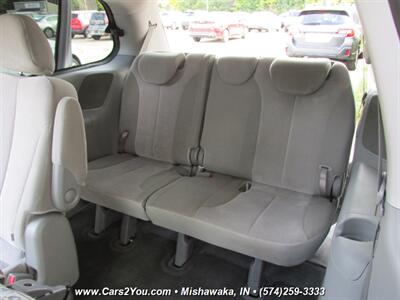 2014 Kia Sedona LX - Photo 13 - Mishawaka, IN 46545