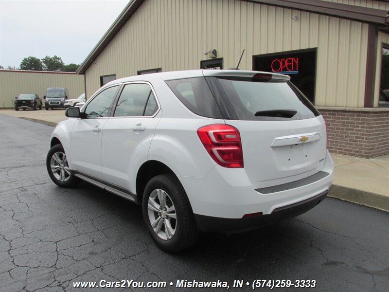 2016 Chevrolet Equinox LS photo 3