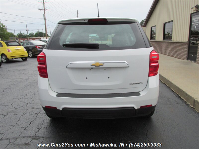 2016 Chevrolet Equinox LS photo 4