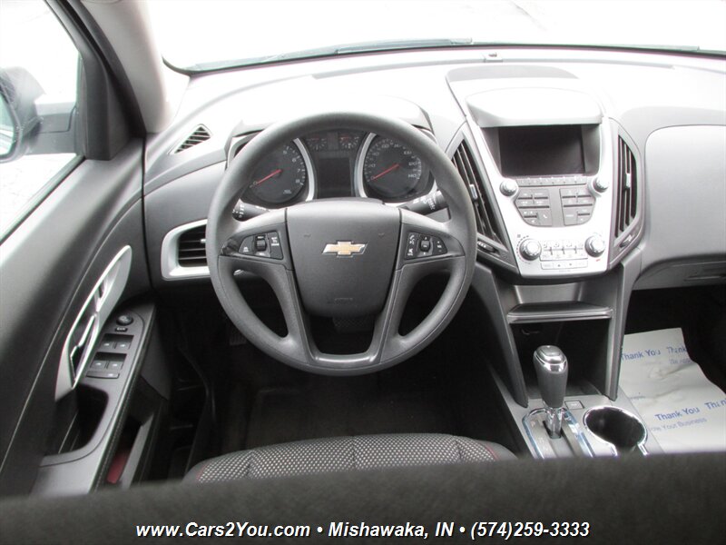 2016 Chevrolet Equinox LS photo 12