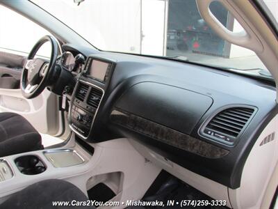 2011 Dodge Grand Caravan CREW   - Photo 17 - Mishawaka, IN 46545