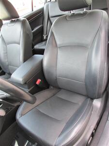 2017 Subaru Legacy 2.5i Limited AWD   - Photo 13 - Mishawaka, IN 46545