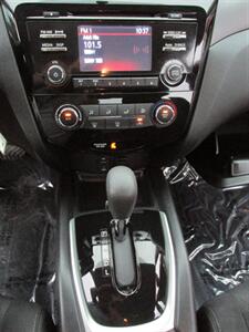 2016 Nissan Rogue 4x4 - Photo 15 - Mishawaka, IN 46545
