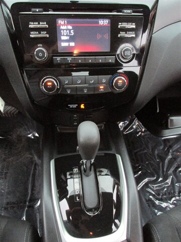 2016 Nissan Rogue 4x4 - Photo 15 - Mishawaka, IN 46545