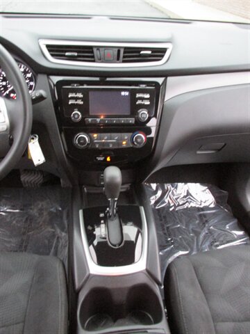 2016 Nissan Rogue 4x4 - Photo 14 - Mishawaka, IN 46545