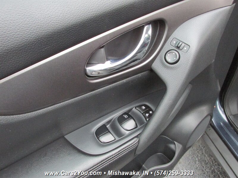 2016 Nissan Rogue 4x4 - Photo 8 - Mishawaka, IN 46545