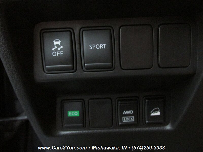 2016 Nissan Rogue 4x4 - Photo 9 - Mishawaka, IN 46545