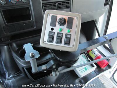 2006 Chevrolet Express SHUTTLE BUS VAN   - Photo 14 - Mishawaka, IN 46545