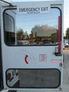 2006 Chevrolet Express SHUTTLE BUS VAN   - Photo 21 - Mishawaka, IN 46545