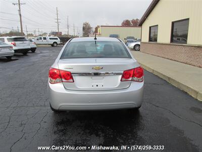 2012 Chevrolet Cruze LS - Photo 5 - Mishawaka, IN 46545