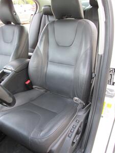 2017 Volvo S60 T5 Inscription   - Photo 14 - Mishawaka, IN 46545
