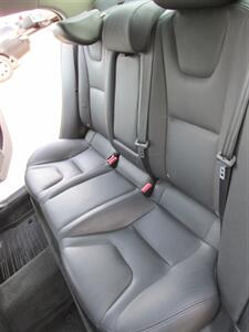 2017 Volvo S60 T5 Inscription   - Photo 16 - Mishawaka, IN 46545