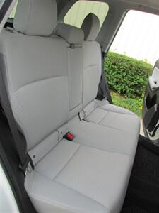 2015 Subaru Forester 2.5i Premium AWD   - Photo 17 - Mishawaka, IN 46545
