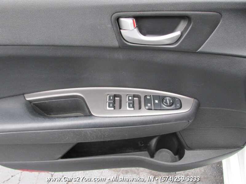 2019 Kia Optima LX - Photo 8 - Mishawaka, IN 46545