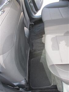 2023 Kia Forte LXS   - Photo 12 - Mishawaka, IN 46545