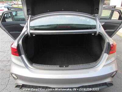 2023 Kia Forte LXS   - Photo 13 - Mishawaka, IN 46545