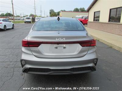 2023 Kia Forte LXS   - Photo 5 - Mishawaka, IN 46545