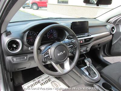 2023 Kia Forte LXS   - Photo 9 - Mishawaka, IN 46545