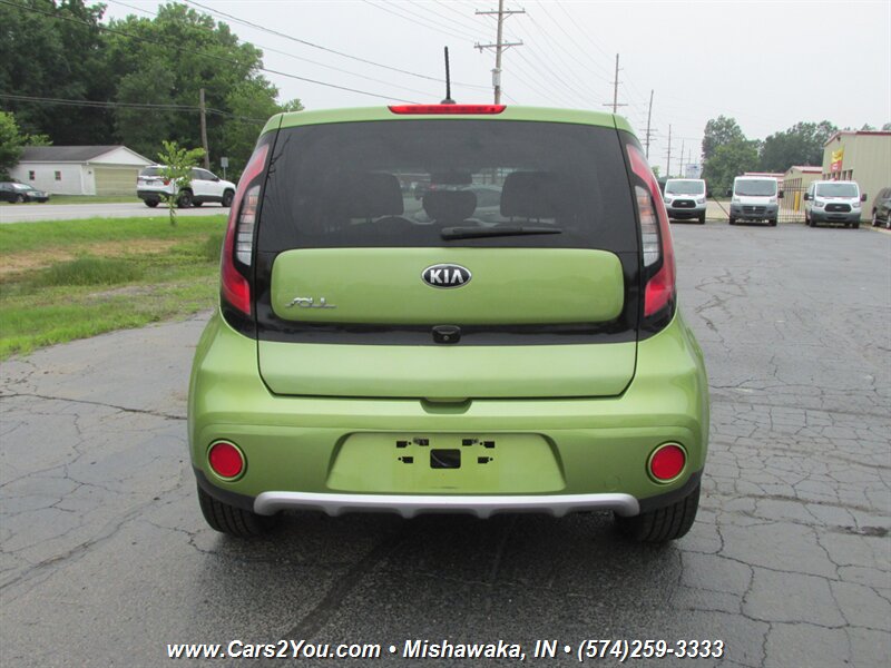 2018 Kia Soul + - Photo 5 - Mishawaka, IN 46545